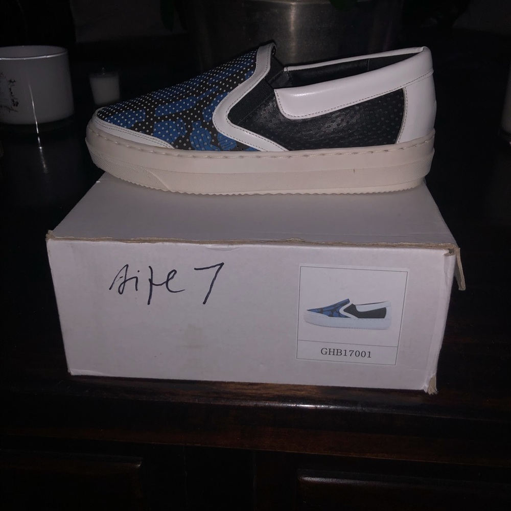 Slip-On Athletic Sneakers in Blue, Black and White Grape Vine